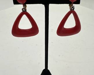 Pair Of Vintage Red Triangle Dangle ClipOn eEarrings