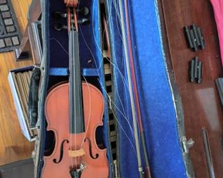 Suzuki small violin 