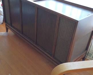 Vintage MCM stereo system