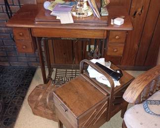 Singer treadle sewing machine 