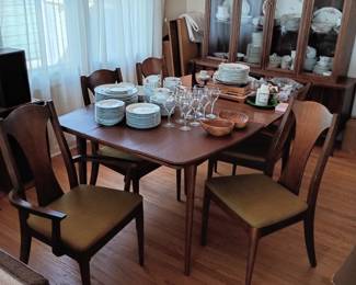 MCM Dining Table with leaves, pads