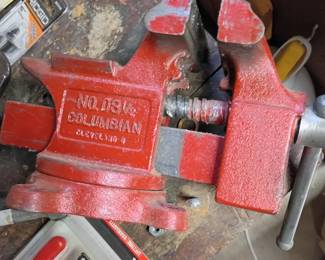 Columbian 3 1/2 vise swivel