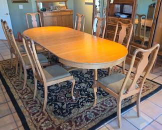 Beautiful Dining room table 45" to 105" with slides by Walter of Wabash & 8 Chairs