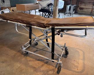 Ambulance gurney/stretcher