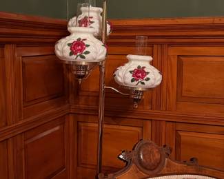 Stunning floor lamp w painted flower globes