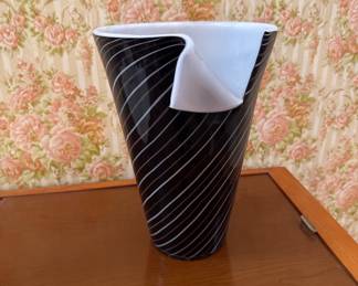 Large vintage Italian vase, Murano?