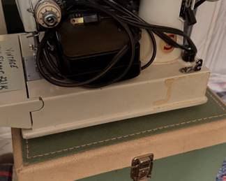 1964 Singer Featherweight 221