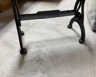 Miniature counter top paper roller