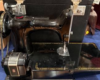 1950's Singer Featherweight 221 