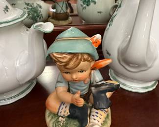 Arnart 5th Avenue hand painted statue