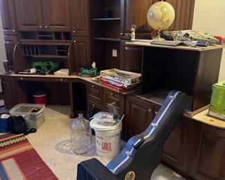 Solid Wood Home Office Desk with Hutch and Shelving Furniture