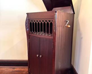 $1000 - Vintage Vitanola Phonograph Cabinet, Wind Up Talking Machine, 1920s Record Player