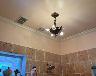 Vintage Ornate Bronze-Finish 5-Light Chandelier – Classical Leaf Motif Ceiling Fixture