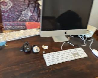 Apple iMac Desktop – Slim Aluminum Design
