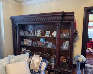 Victorian Mahogany Curio Cabinet with Column Details and Glass Shelves