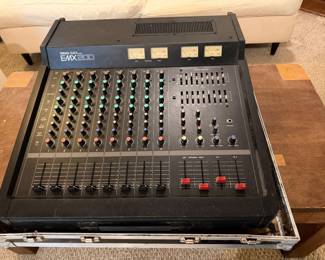 Yamaha EMX200 8-Channel Integrated Powered PA Mixer