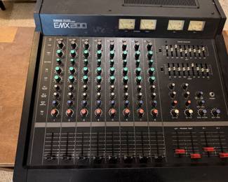 Yamaha EMX200 8-Channel Powered Integrated Mixer