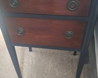 Mueller Steinhafel side Table