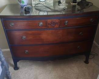 Mueller Steinhafel Dresser