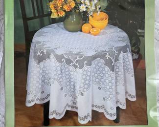Polish lace table clothes 
