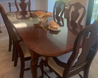 Basset table with 6 chairs and leaf