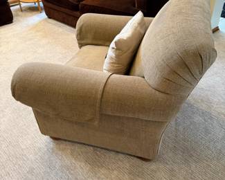 LEXINGTON Oversized Armchair