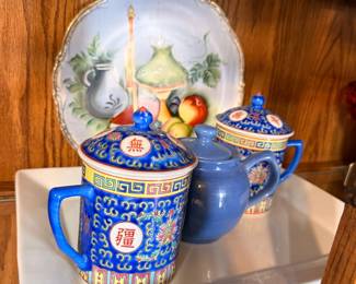 Chinese Export Porcelain Tea Set with Plate and Longevity Motif