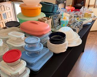 Assorted Food Storage Containers (Tupperware, Anchor Hocking, Pyrex) and Kitchenware