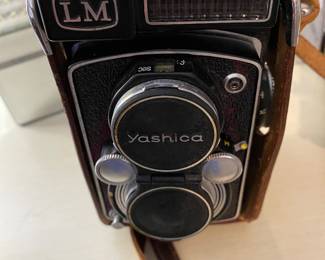 Yashica Mat LM with leather case twin reflex