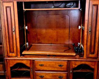 TV Cabinet w Storage
