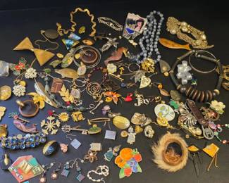 Large Assorted Costume Jewelry Lot 3 Necklaces, Bracelets, Earrings More