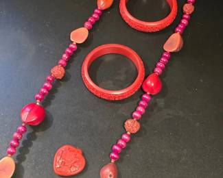 FourPiece CinnabarStyle Jewelry Set with Carved Bangles and Beaded Necklace