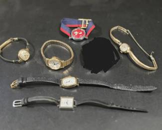 Large Lot of Miscellaneous Wristwatches Not Moving Variety of Styles Eras