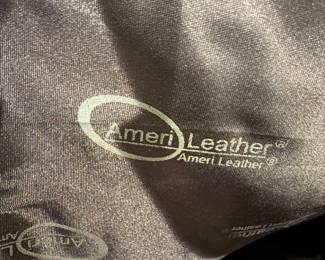 Ladies handbag by Ameri leather