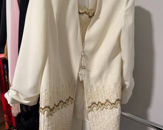 Business Success clothing avaerage size a 14