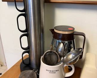 2006 Starbucks Cream Stoneware Coffee Mug