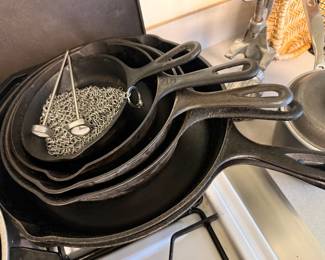 Griswold, Wagner Ware & Lodge Cast Iron Skillets