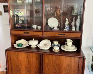 Kibaek Mobelfabrik, Skjern Danish Rosewood China Hutch