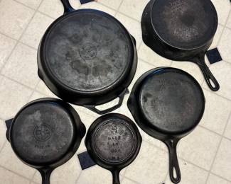 Griswold, Wagner Ware & Lodge Cast Iron Skillets
