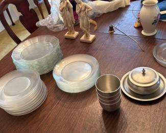 Glass dishes, serveware