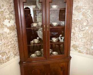 China cabinet 
