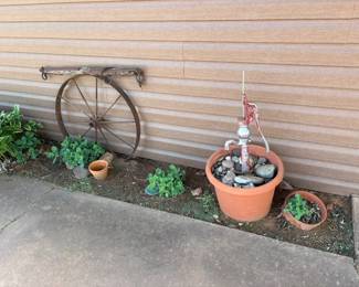 wagon wheel, small pump