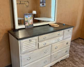 dresser with mirror