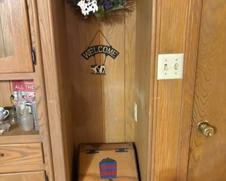 potato box, wind chimes