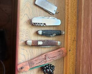 pocket knives