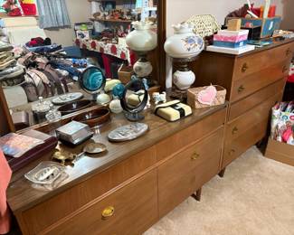 dresser with mirror, chest of drawers,