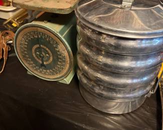 scales, stacking picnic carrier
