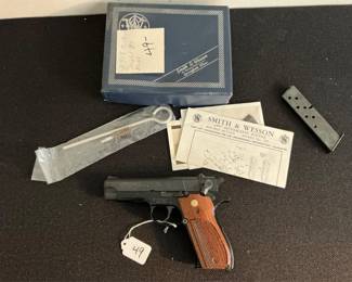 Smith & Wesson Model 39-2 Semi-Auto Pistol