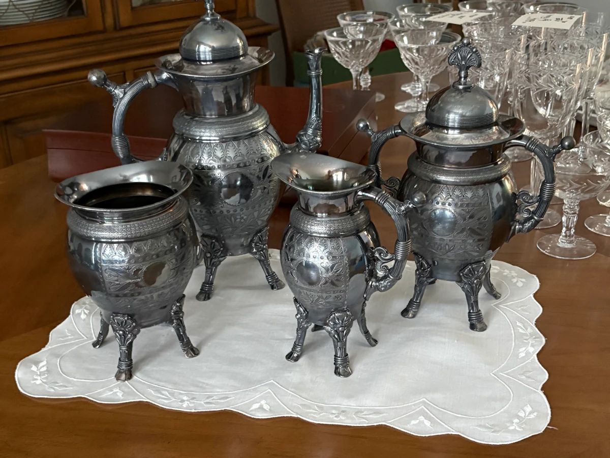 Victorian Quadro Plate tea set