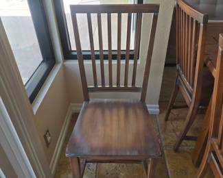 Rustic Farmhouse Reclaimed Wood Dining Table with Chairs